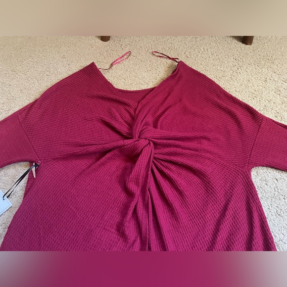1.STATE New Women's V-Neck Waffle Weave Sweater 3/4 sleeves Maroon Size S Hi-Lo - Picture 9 of 10